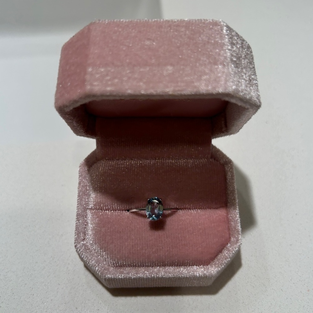 Blue Topaz Sterling Silver Ring - SZ 6